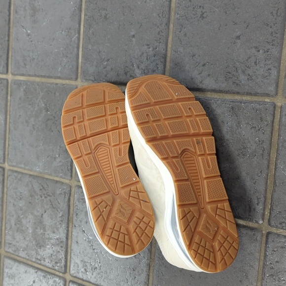 Sketchers woman's 6.5 cream leopard print sneakers - Picture 4 of 8